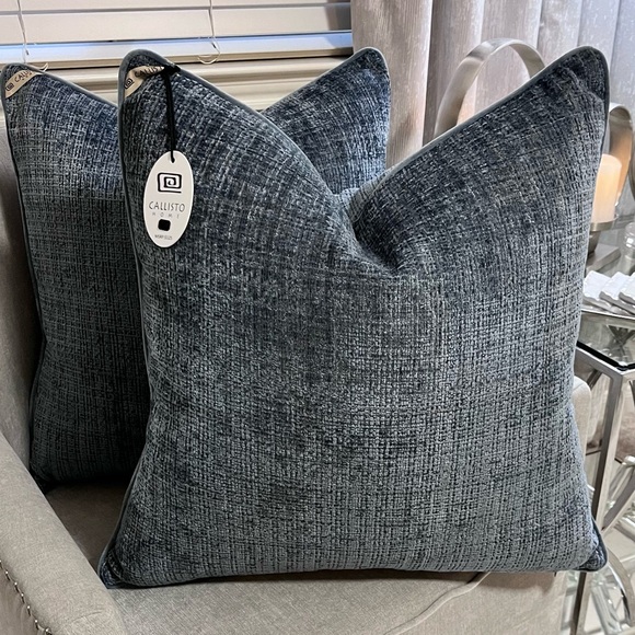 1-NWT CALLISTO HOME VELVET WEAVE DESIGN DECORATIVE PILLOWS (Read descrip… - Picture 10 of 17